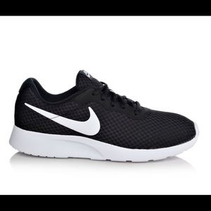 Nike Tanjun Black